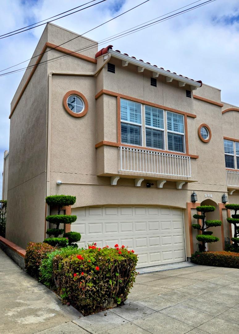 Detail Gallery Image 2 of 20 For 551 Merritt Ave #1,  Oakland,  CA 94610 - 2 Beds | 2 Baths