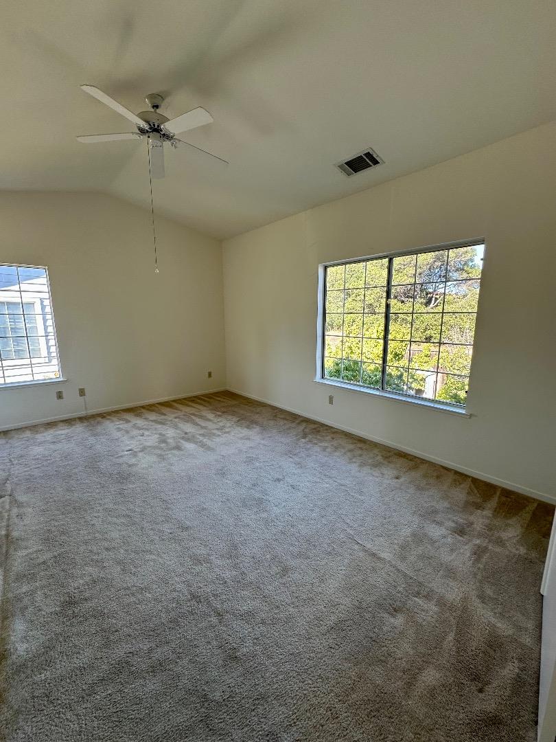 Detail Gallery Image 11 of 19 For 1756 Primrose Ln, Pinole,  CA 94564 - 5 Beds | 2/1 Baths