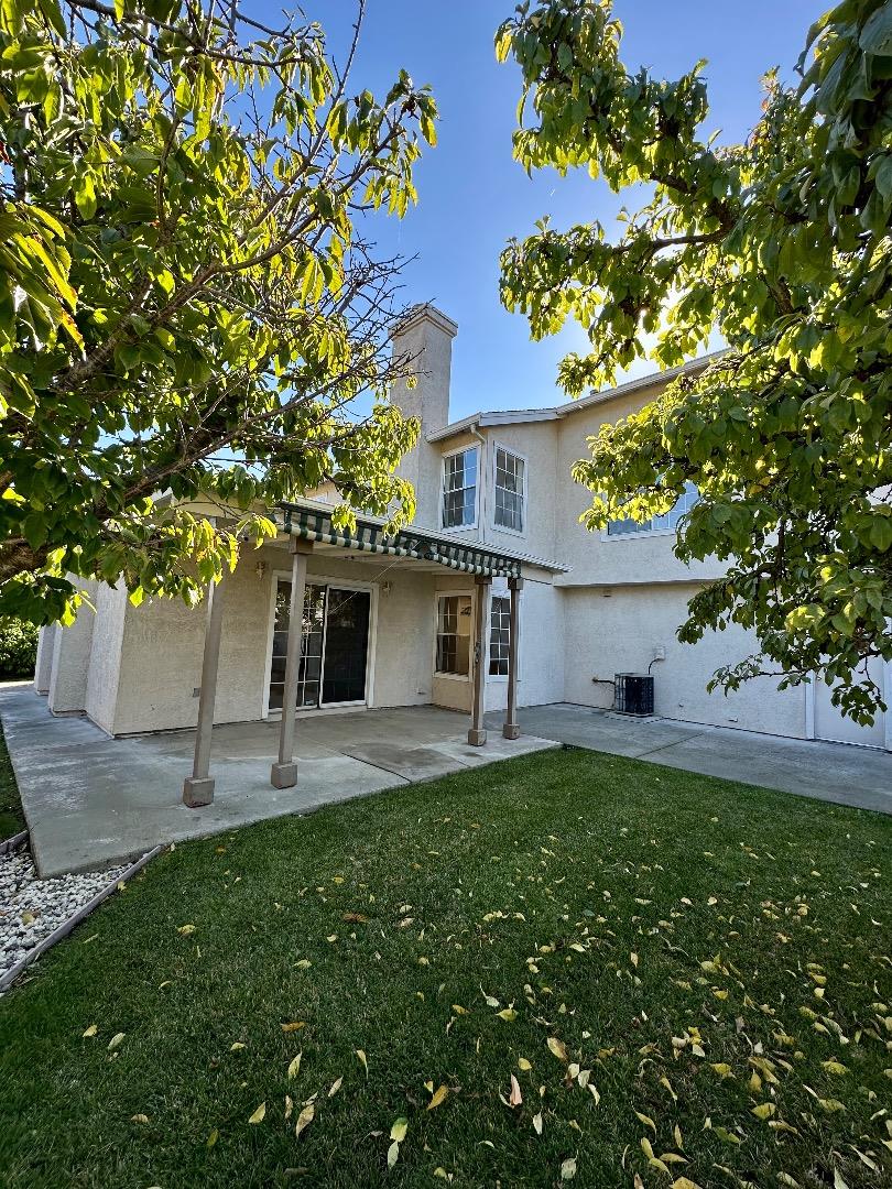 Detail Gallery Image 19 of 19 For 1756 Primrose Ln, Pinole,  CA 94564 - 5 Beds | 2/1 Baths