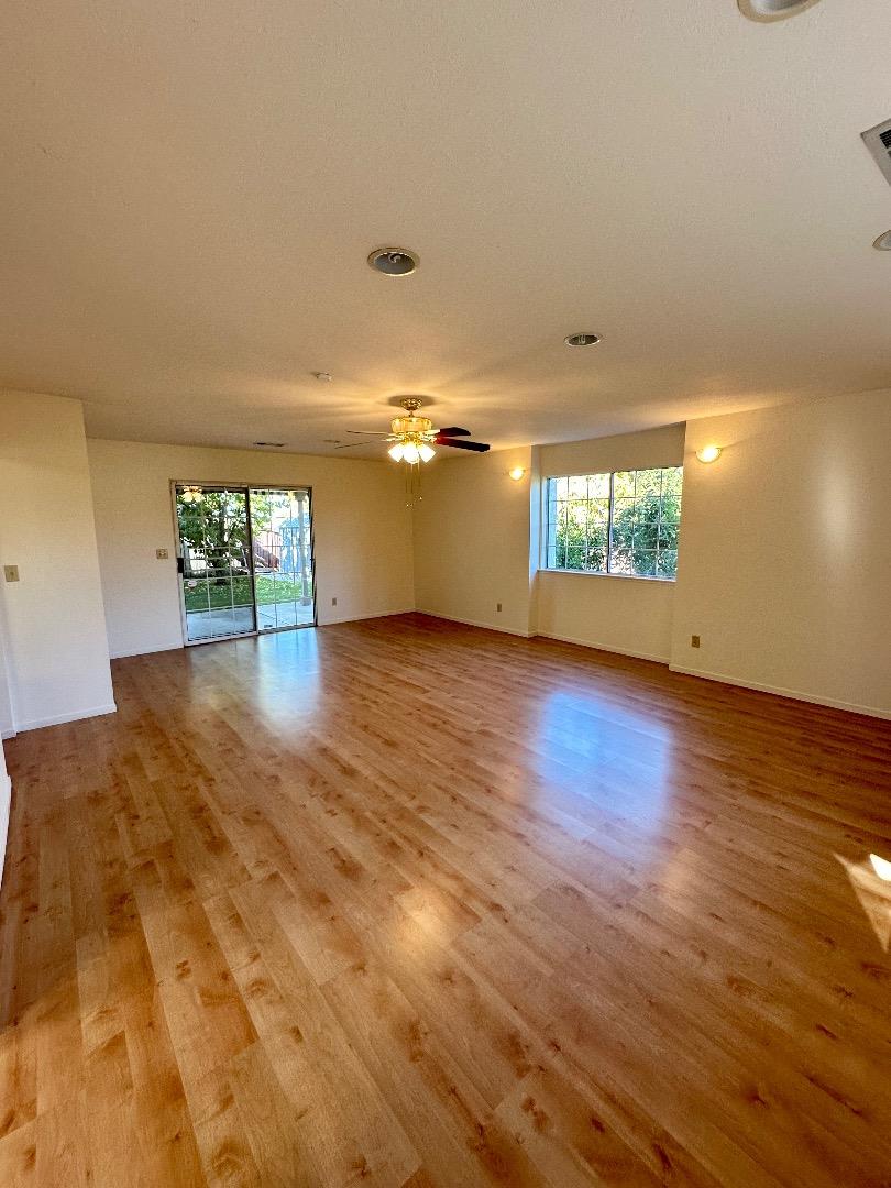 Detail Gallery Image 7 of 19 For 1756 Primrose Ln, Pinole,  CA 94564 - 5 Beds | 2/1 Baths