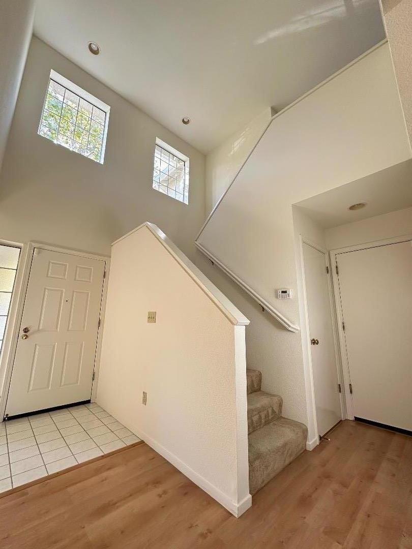 Detail Gallery Image 8 of 19 For 1756 Primrose Ln, Pinole,  CA 94564 - 5 Beds | 2/1 Baths