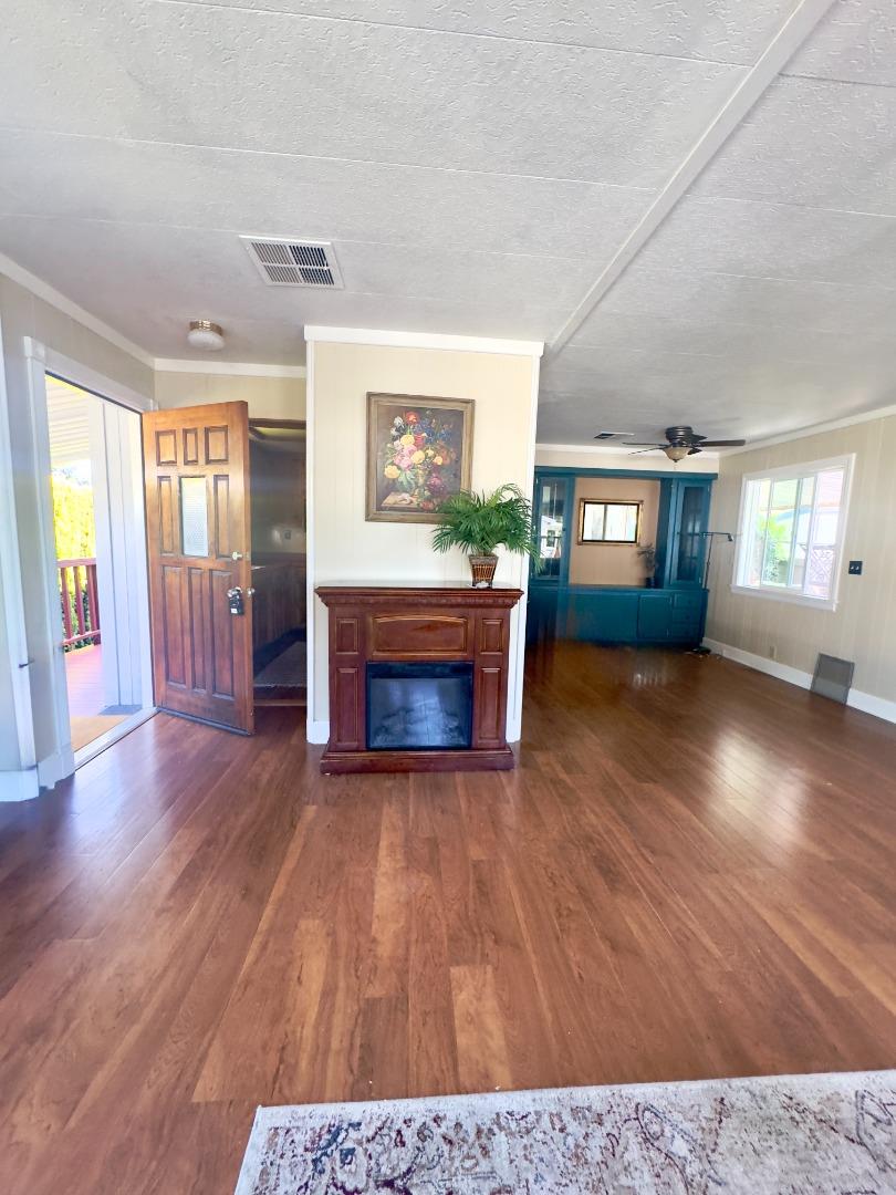 Detail Gallery Image 6 of 16 For 2355 Brommer St #33,  Santa Cruz,  CA 95062 - 2 Beds | 2 Baths