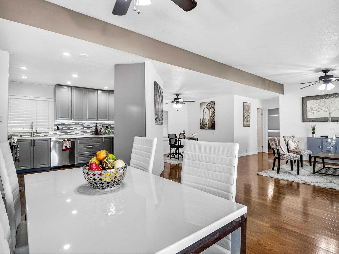 Detail Gallery Image 16 of 43 For 2151 Oakland Rd #14,  San Jose,  CA 95131 - 3 Beds | 2 Baths