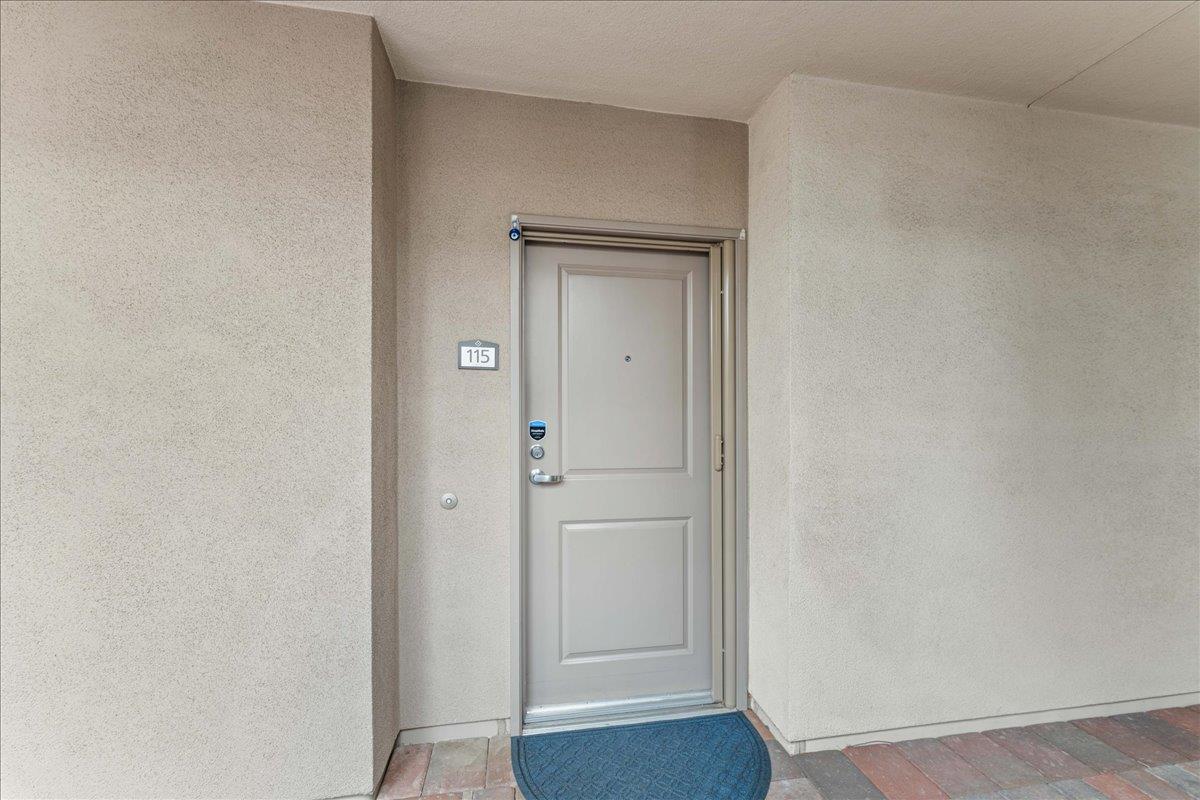 Detail Gallery Image 3 of 29 For 912 Campisi Way #115,  Campbell,  CA 95008 - 2 Beds | 2 Baths