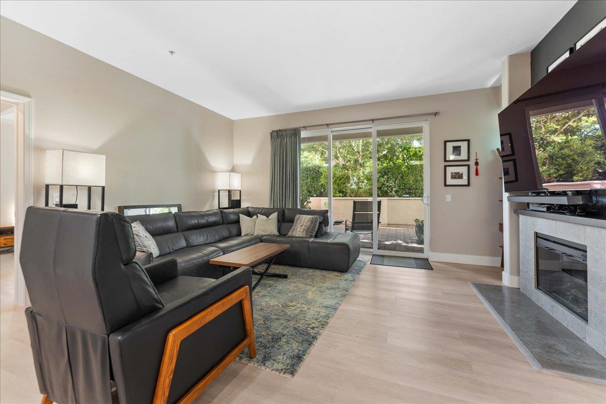 Detail Gallery Image 4 of 29 For 912 Campisi Way #115,  Campbell,  CA 95008 - 2 Beds | 2 Baths