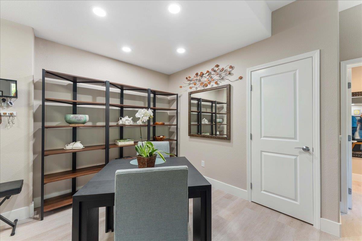 Detail Gallery Image 6 of 29 For 912 Campisi Way #115,  Campbell,  CA 95008 - 2 Beds | 2 Baths