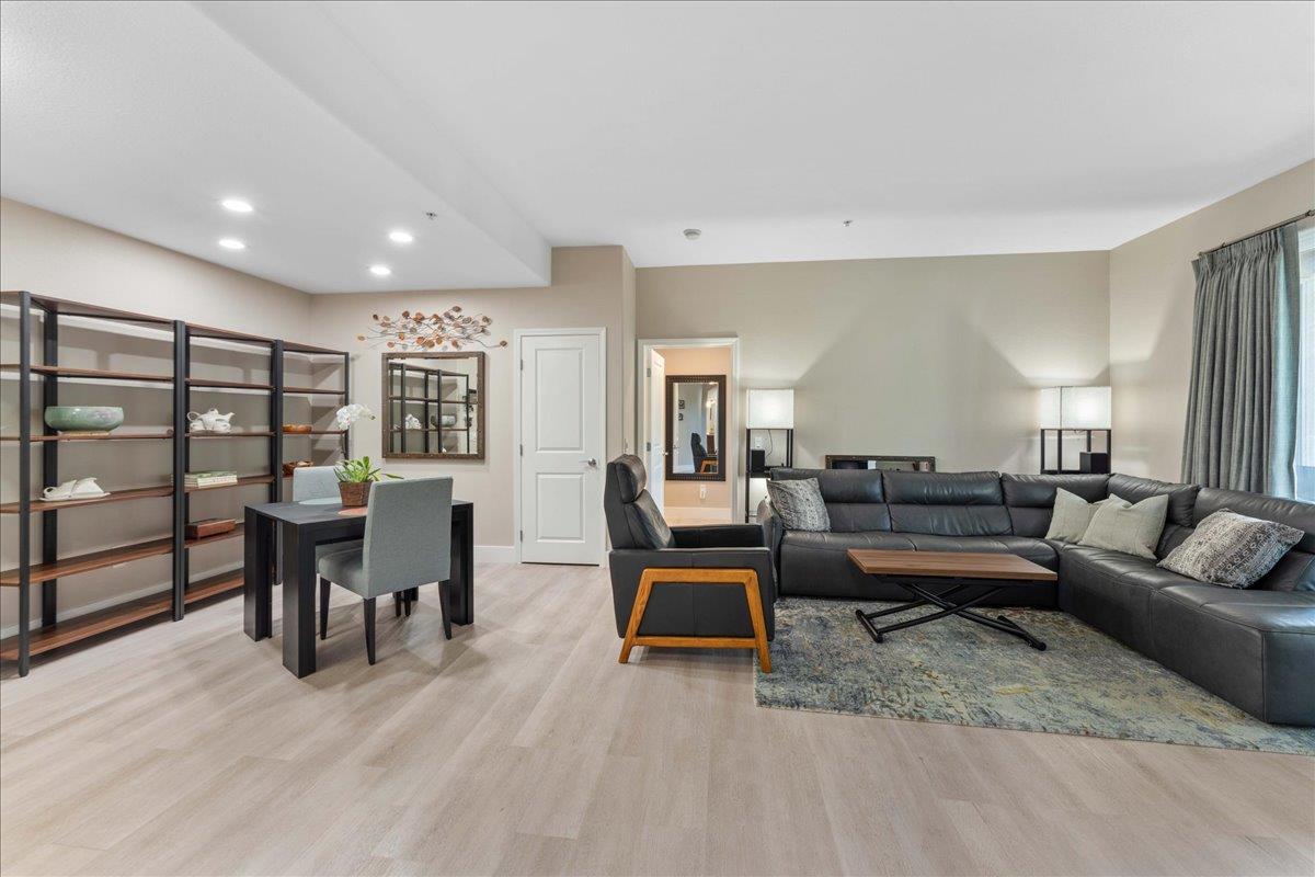 Detail Gallery Image 8 of 29 For 912 Campisi Way #115,  Campbell,  CA 95008 - 2 Beds | 2 Baths