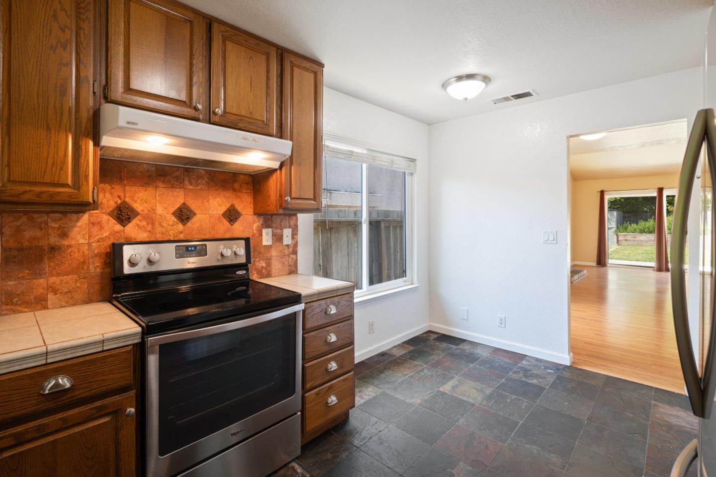 Detail Gallery Image 12 of 47 For 419 Rico St, Salinas,  CA 93907 - 2 Beds | 2 Baths