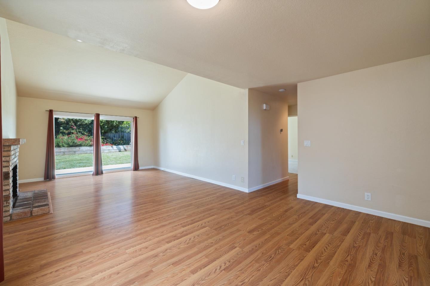 Detail Gallery Image 13 of 47 For 419 Rico St, Salinas,  CA 93907 - 2 Beds | 2 Baths