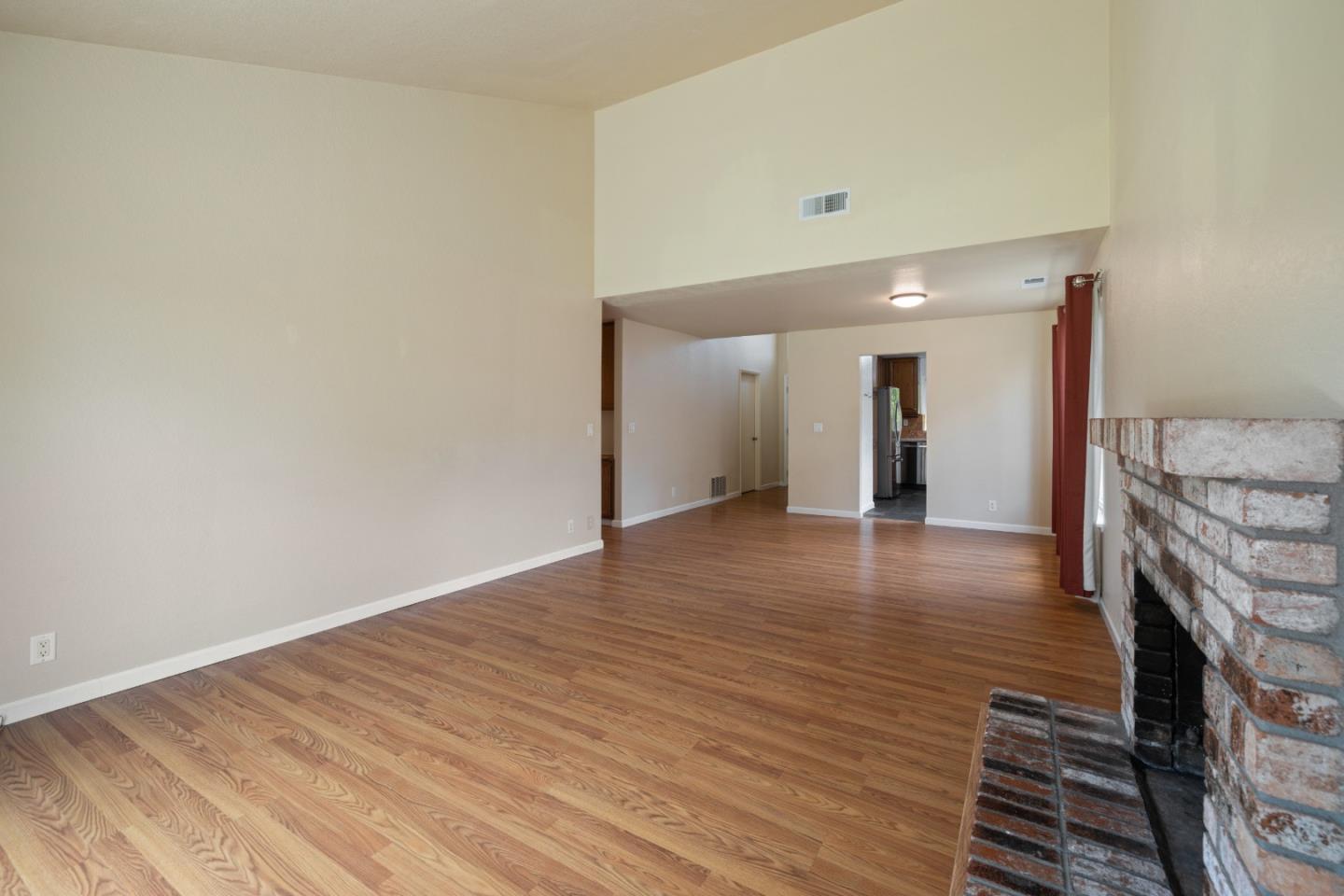 Detail Gallery Image 7 of 47 For 419 Rico St, Salinas,  CA 93907 - 2 Beds | 2 Baths