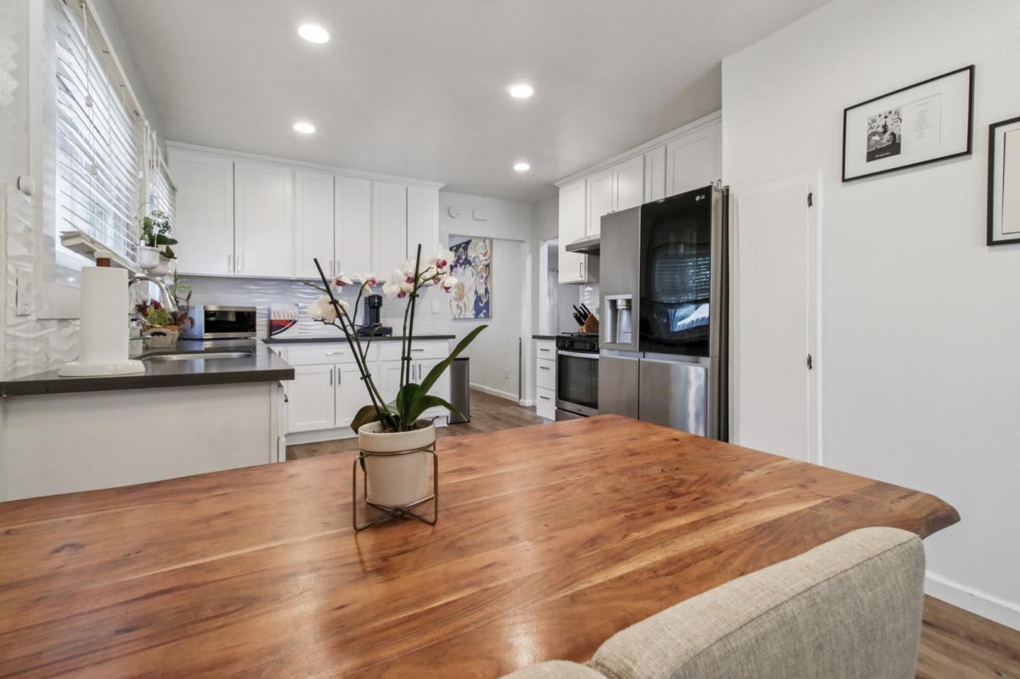 Detail Gallery Image 10 of 39 For 325 Irving Ave, San Jose,  CA 95128 - 2 Beds | 1 Baths