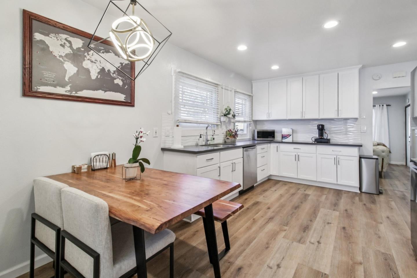Detail Gallery Image 11 of 39 For 325 Irving Ave, San Jose,  CA 95128 - 2 Beds | 1 Baths