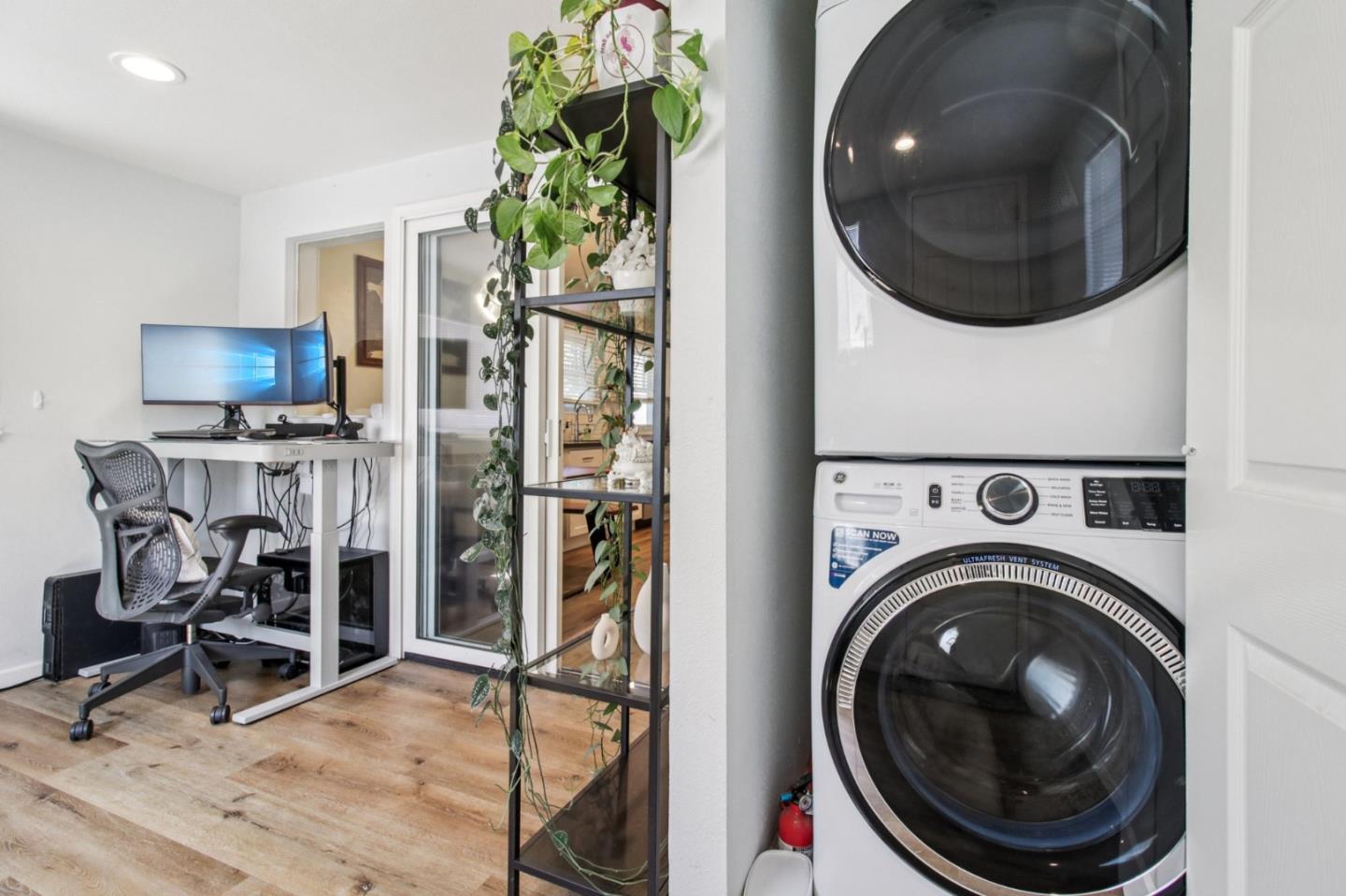 Detail Gallery Image 17 of 39 For 325 Irving Ave, San Jose,  CA 95128 - 2 Beds | 1 Baths