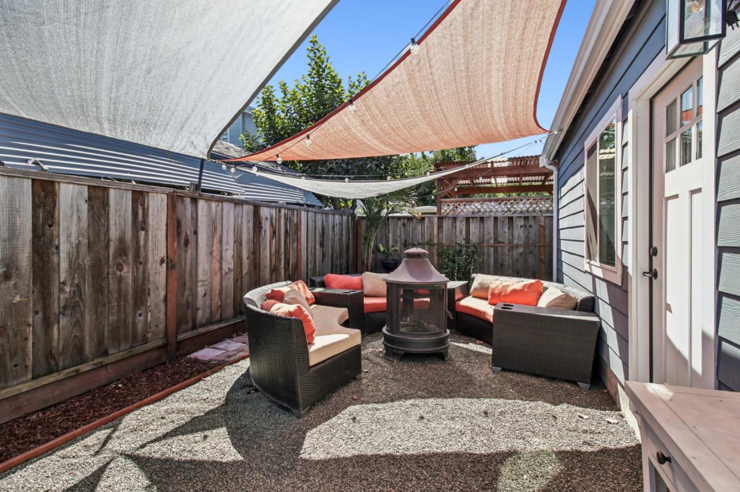 Detail Gallery Image 26 of 39 For 325 Irving Ave, San Jose,  CA 95128 - 2 Beds | 1 Baths