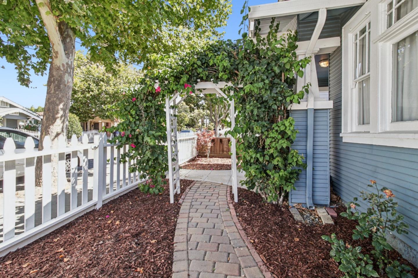Detail Gallery Image 29 of 39 For 325 Irving Ave, San Jose,  CA 95128 - 2 Beds | 1 Baths