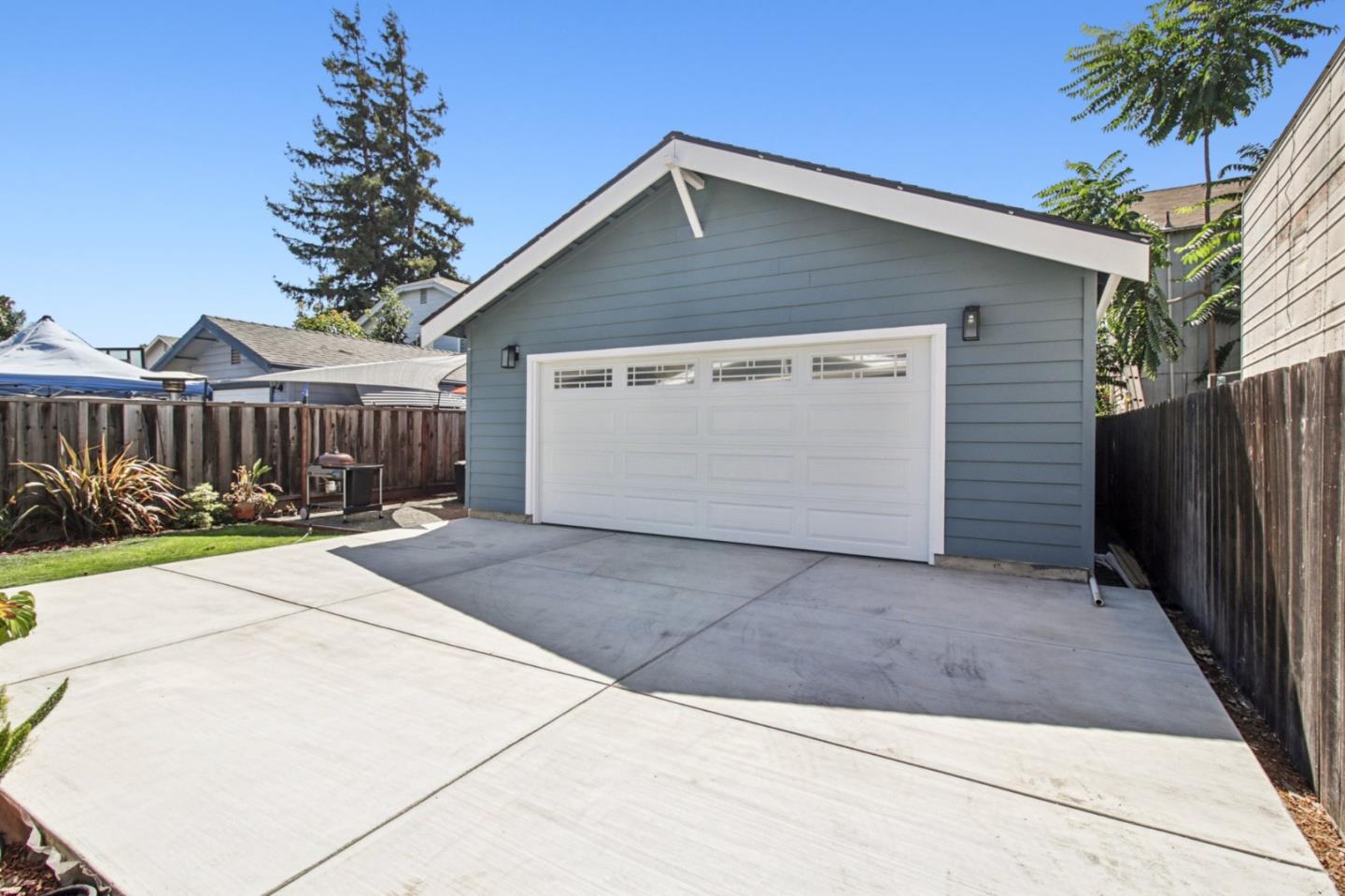 Detail Gallery Image 3 of 39 For 325 Irving Ave, San Jose,  CA 95128 - 2 Beds | 1 Baths