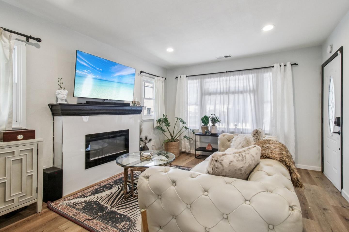 Detail Gallery Image 8 of 39 For 325 Irving Ave, San Jose,  CA 95128 - 2 Beds | 1 Baths