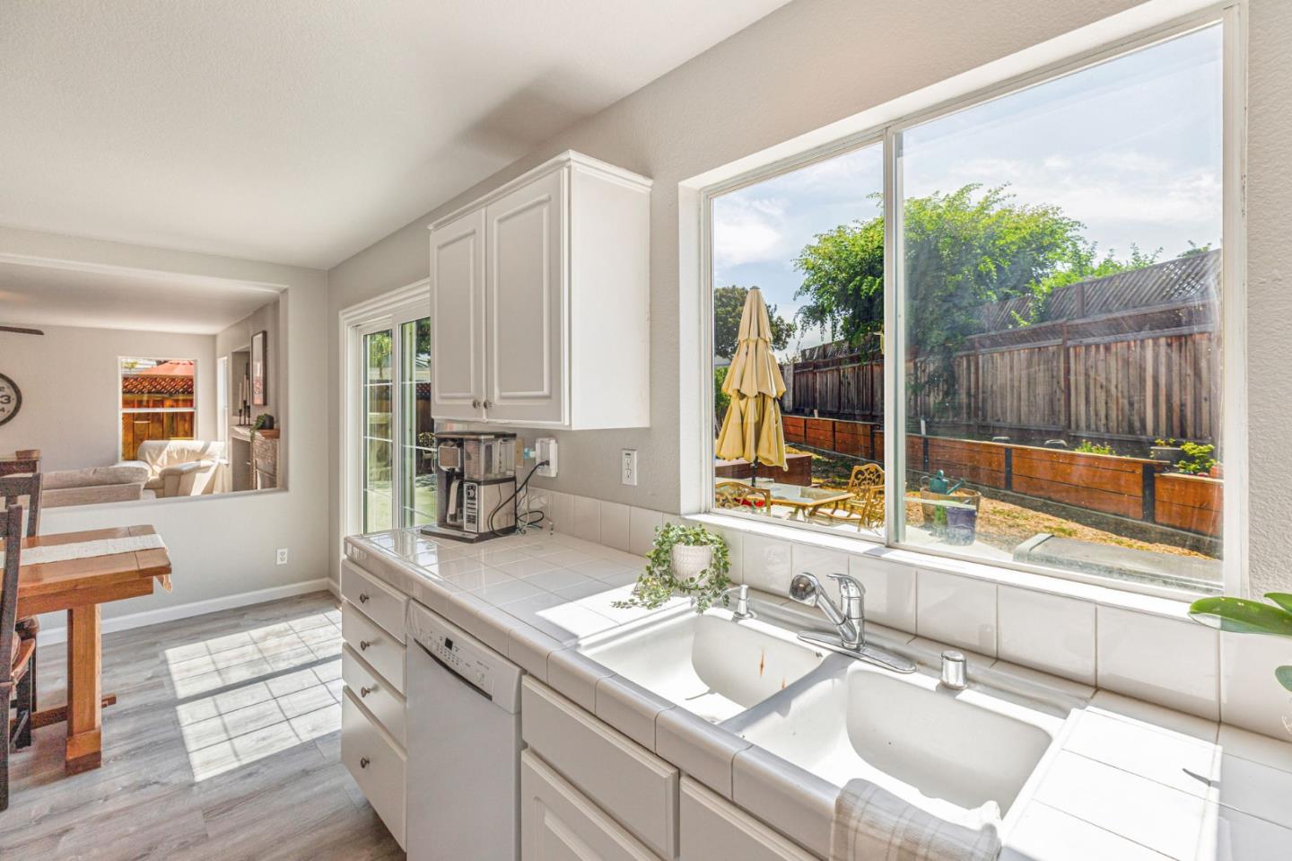 Detail Gallery Image 18 of 45 For 1770 Brentwood Ct, Hollister,  CA 95023 - 4 Beds | 2/1 Baths