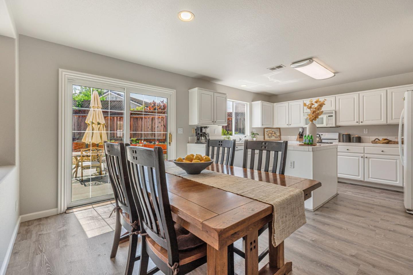 Detail Gallery Image 20 of 45 For 1770 Brentwood Ct, Hollister,  CA 95023 - 4 Beds | 2/1 Baths