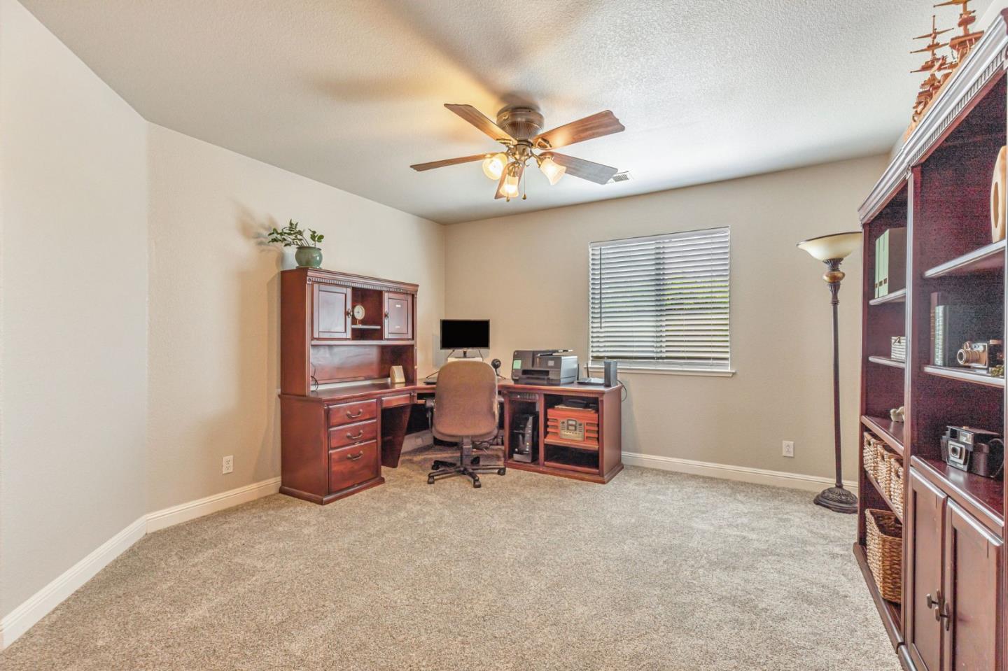 Detail Gallery Image 22 of 45 For 1770 Brentwood Ct, Hollister,  CA 95023 - 4 Beds | 2/1 Baths