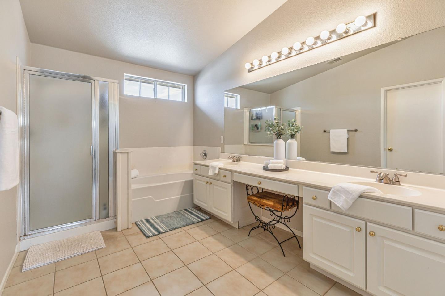 Detail Gallery Image 28 of 45 For 1770 Brentwood Ct, Hollister,  CA 95023 - 4 Beds | 2/1 Baths