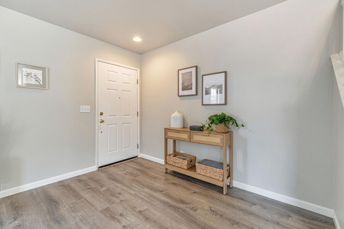 Detail Gallery Image 6 of 45 For 1770 Brentwood Ct, Hollister,  CA 95023 - 4 Beds | 2/1 Baths