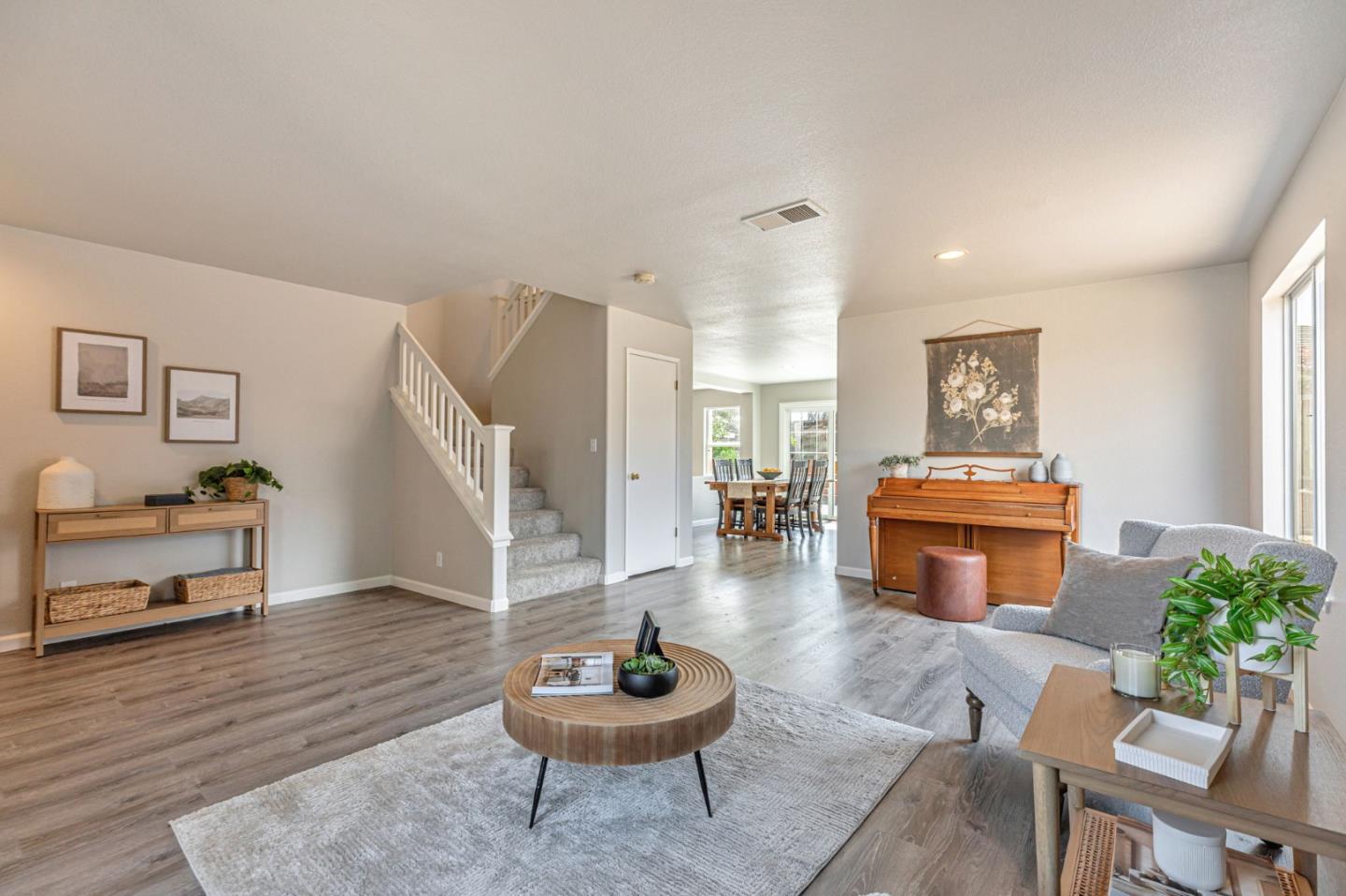 Detail Gallery Image 8 of 45 For 1770 Brentwood Ct, Hollister,  CA 95023 - 4 Beds | 2/1 Baths