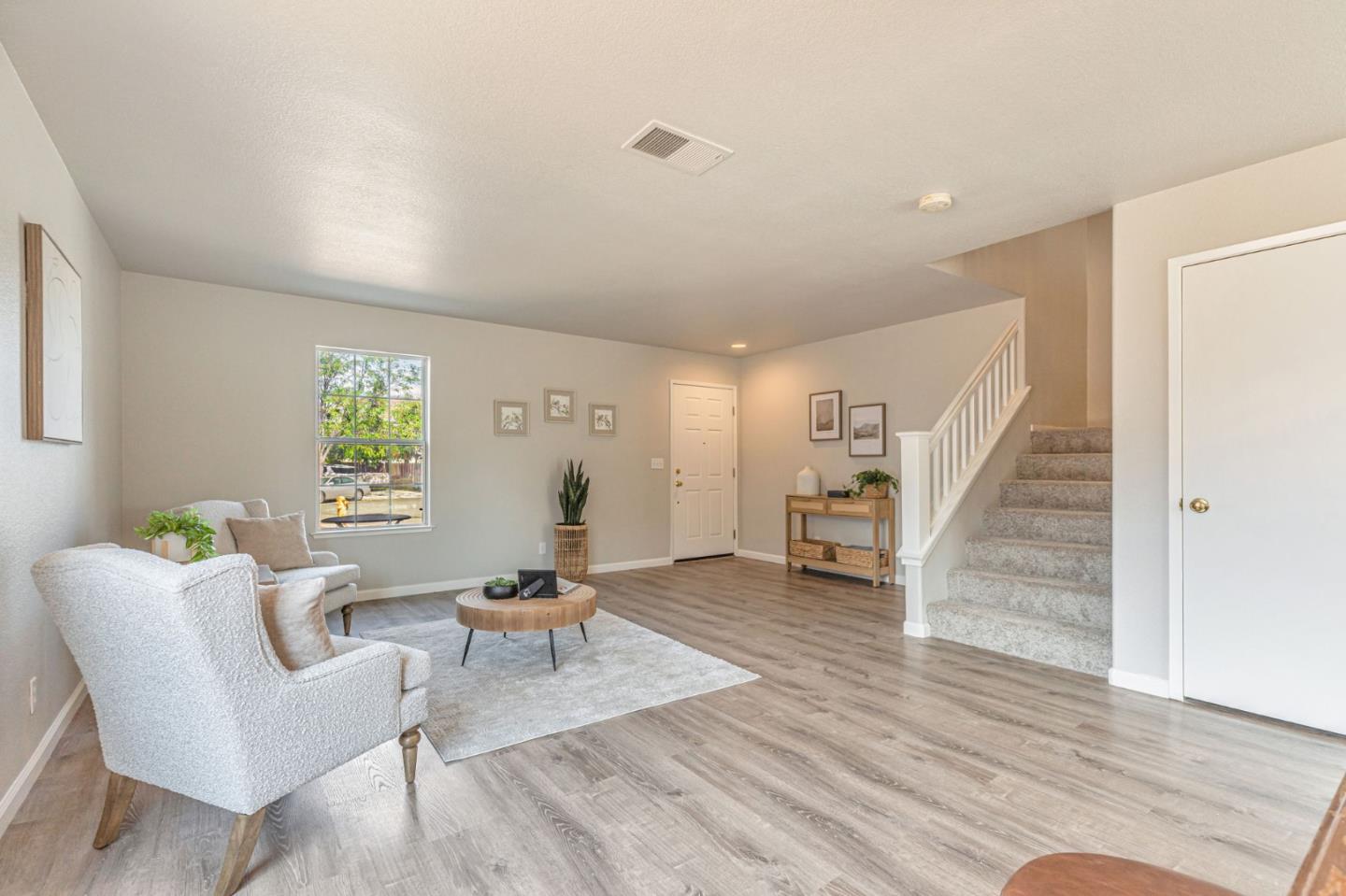 Detail Gallery Image 9 of 45 For 1770 Brentwood Ct, Hollister,  CA 95023 - 4 Beds | 2/1 Baths