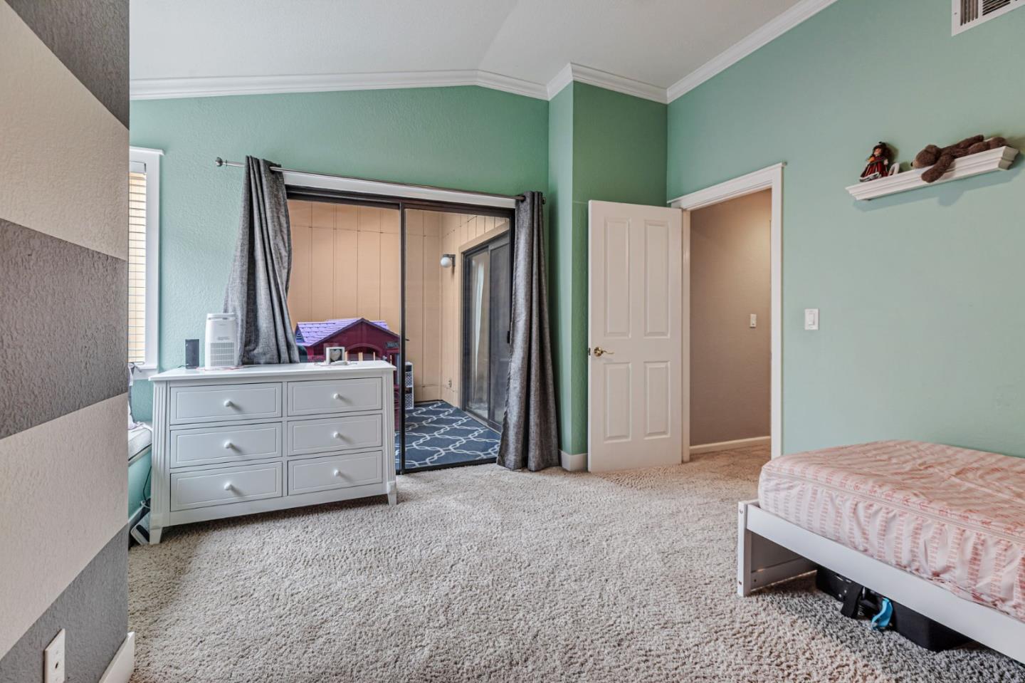Detail Gallery Image 26 of 39 For 2386 Leptis Cir, Morgan Hill,  CA 95037 - 3 Beds | 2/1 Baths
