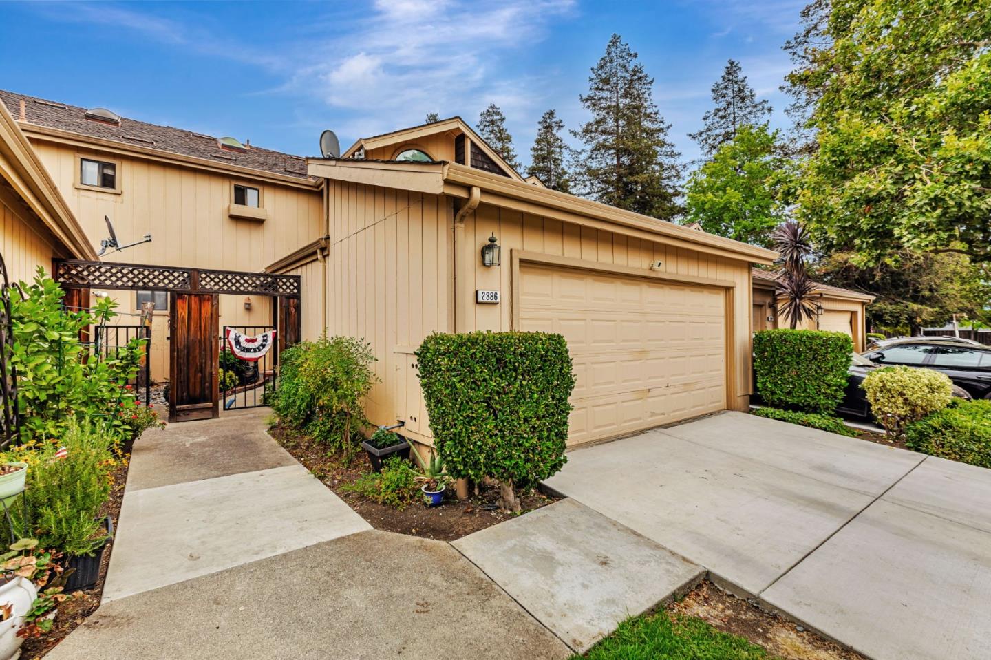 Detail Gallery Image 5 of 39 For 2386 Leptis Cir, Morgan Hill,  CA 95037 - 3 Beds | 2/1 Baths