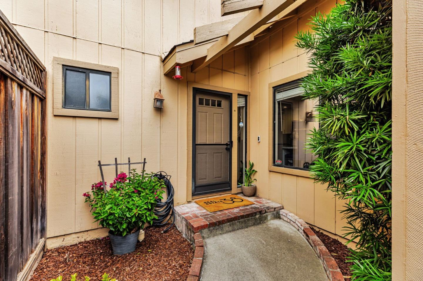 Detail Gallery Image 6 of 39 For 2386 Leptis Cir, Morgan Hill,  CA 95037 - 3 Beds | 2/1 Baths