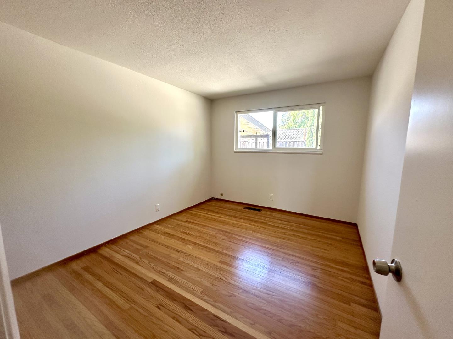 Detail Gallery Image 10 of 19 For 18480 Swarthmore Dr, Saratoga,  CA 95070 - 3 Beds | 2 Baths