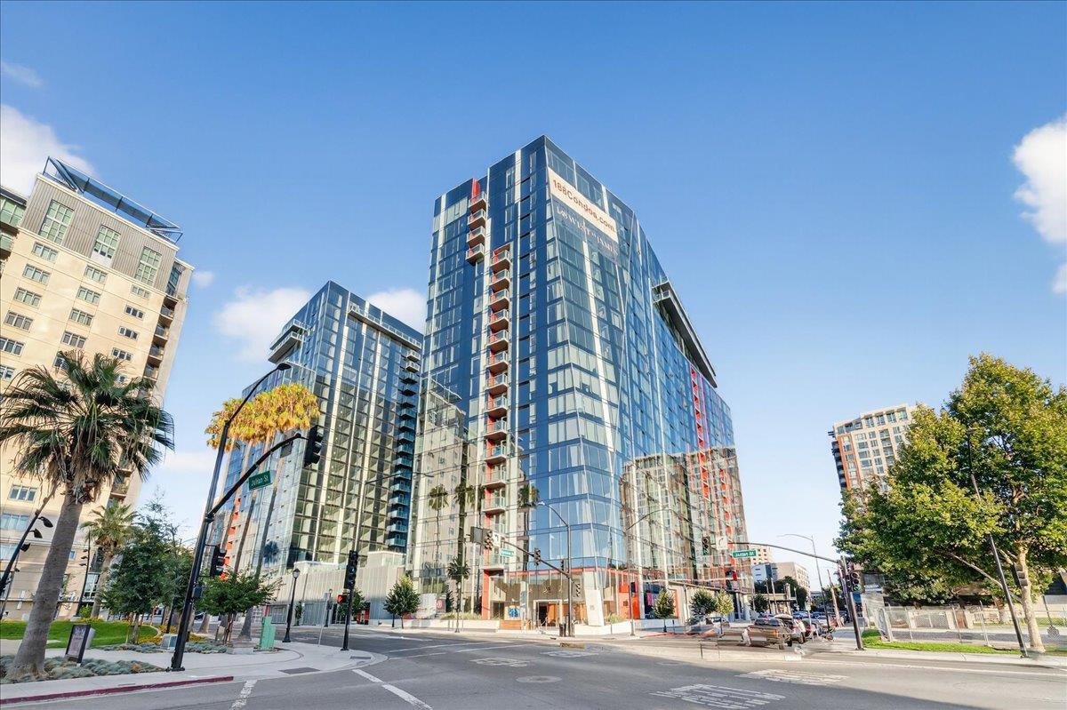 Detail Gallery Image 2 of 105 For 188 W Saint James St #11101,  San Jose,  CA 95110 - 2 Beds | 2 Baths