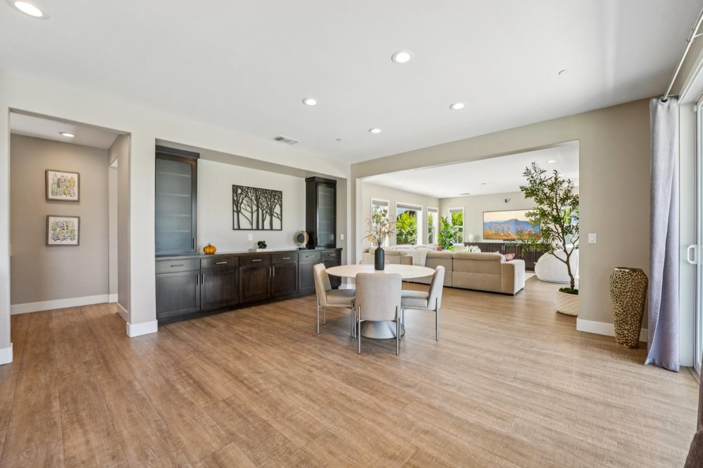 Detail Gallery Image 17 of 85 For 18713 White Moon Dr, Morgan Hill,  CA 95037 - 5 Beds | 4/1 Baths