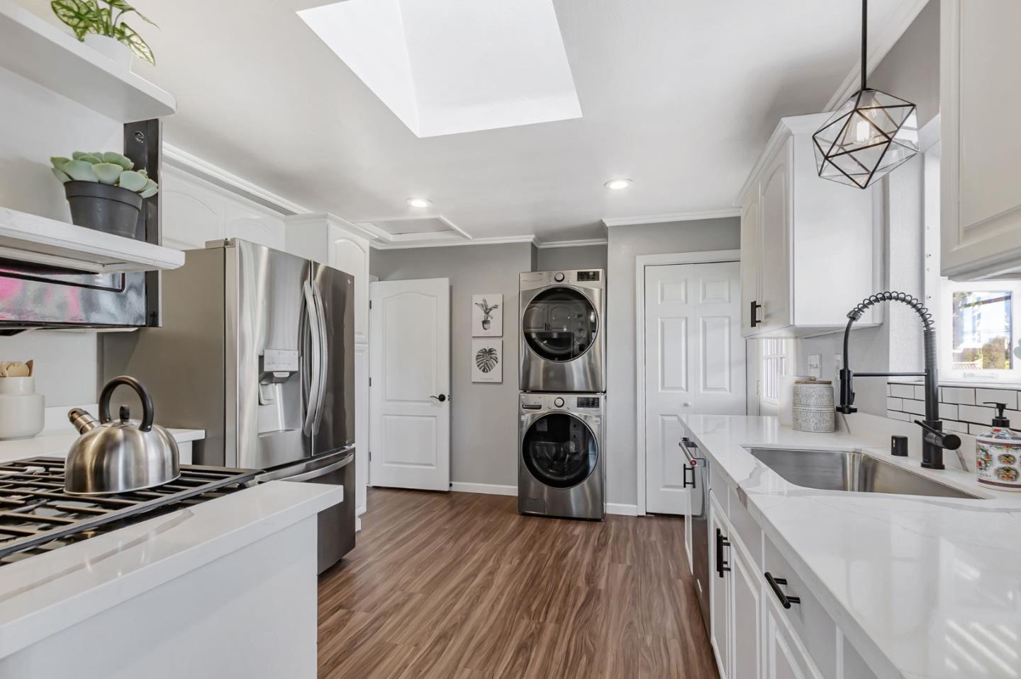 Detail Gallery Image 10 of 34 For 2571 Los Coches Ave, San Jose,  CA 95128 - 3 Beds | 1 Baths