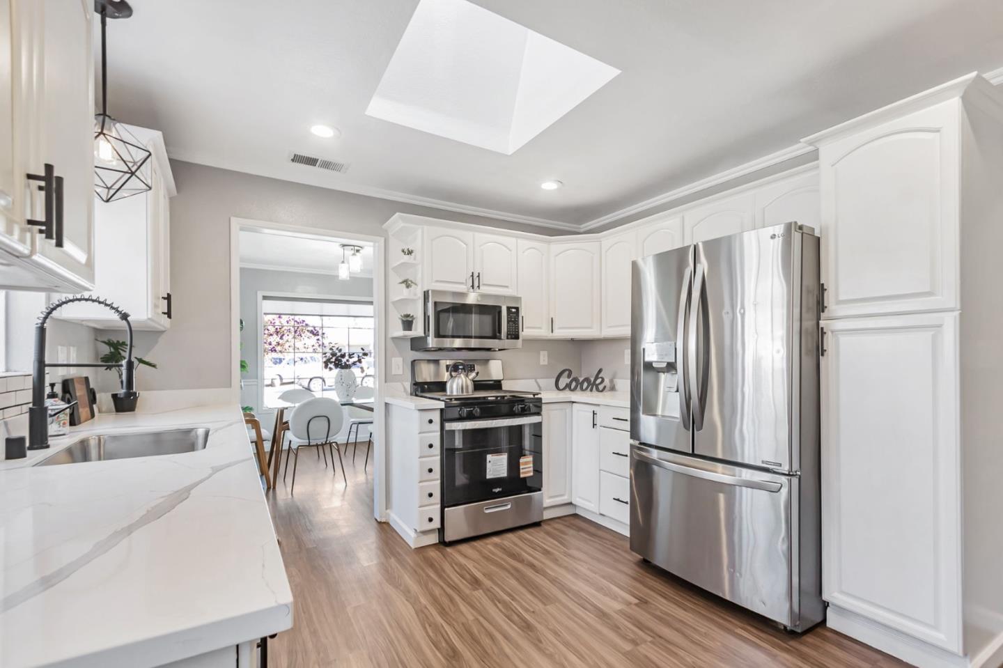 Detail Gallery Image 11 of 34 For 2571 Los Coches Ave, San Jose,  CA 95128 - 3 Beds | 1 Baths
