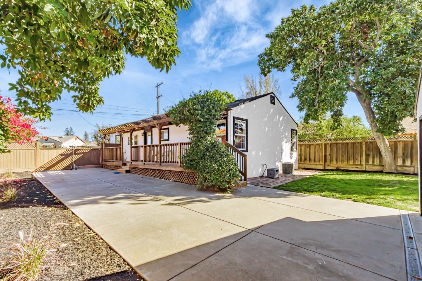 Detail Gallery Image 28 of 34 For 2571 Los Coches Ave, San Jose,  CA 95128 - 3 Beds | 1 Baths
