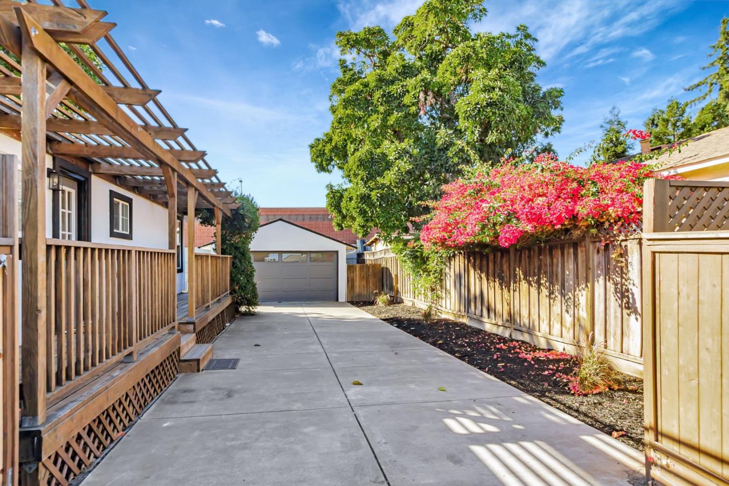 Detail Gallery Image 32 of 34 For 2571 Los Coches Ave, San Jose,  CA 95128 - 3 Beds | 1 Baths