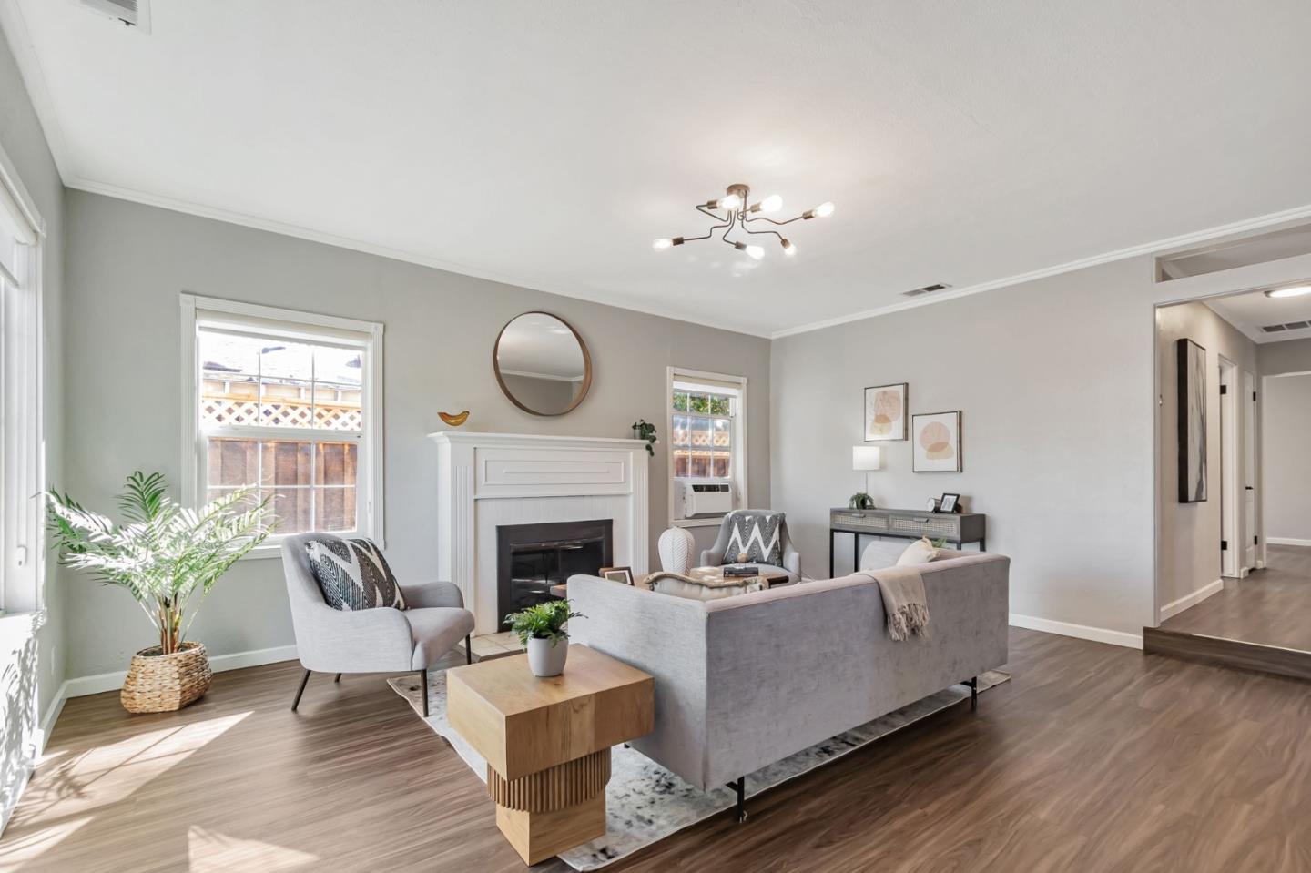 Detail Gallery Image 5 of 34 For 2571 Los Coches Ave, San Jose,  CA 95128 - 3 Beds | 1 Baths