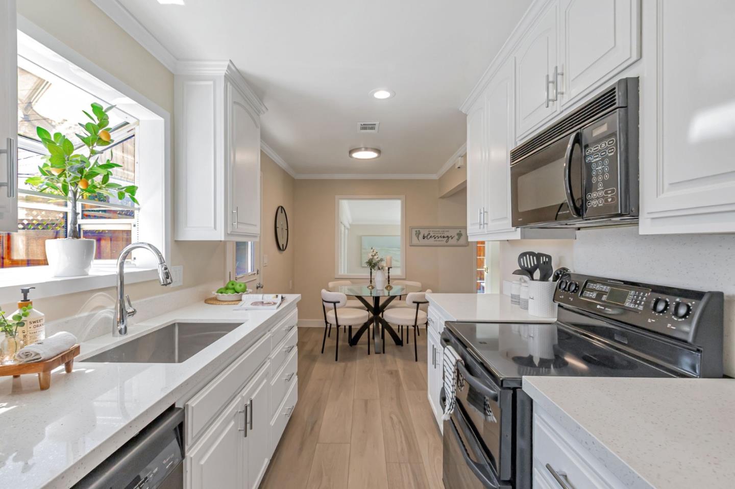 Detail Gallery Image 15 of 37 For 1040 Linda Dr, Campbell,  CA 95008 - 4 Beds | 2 Baths