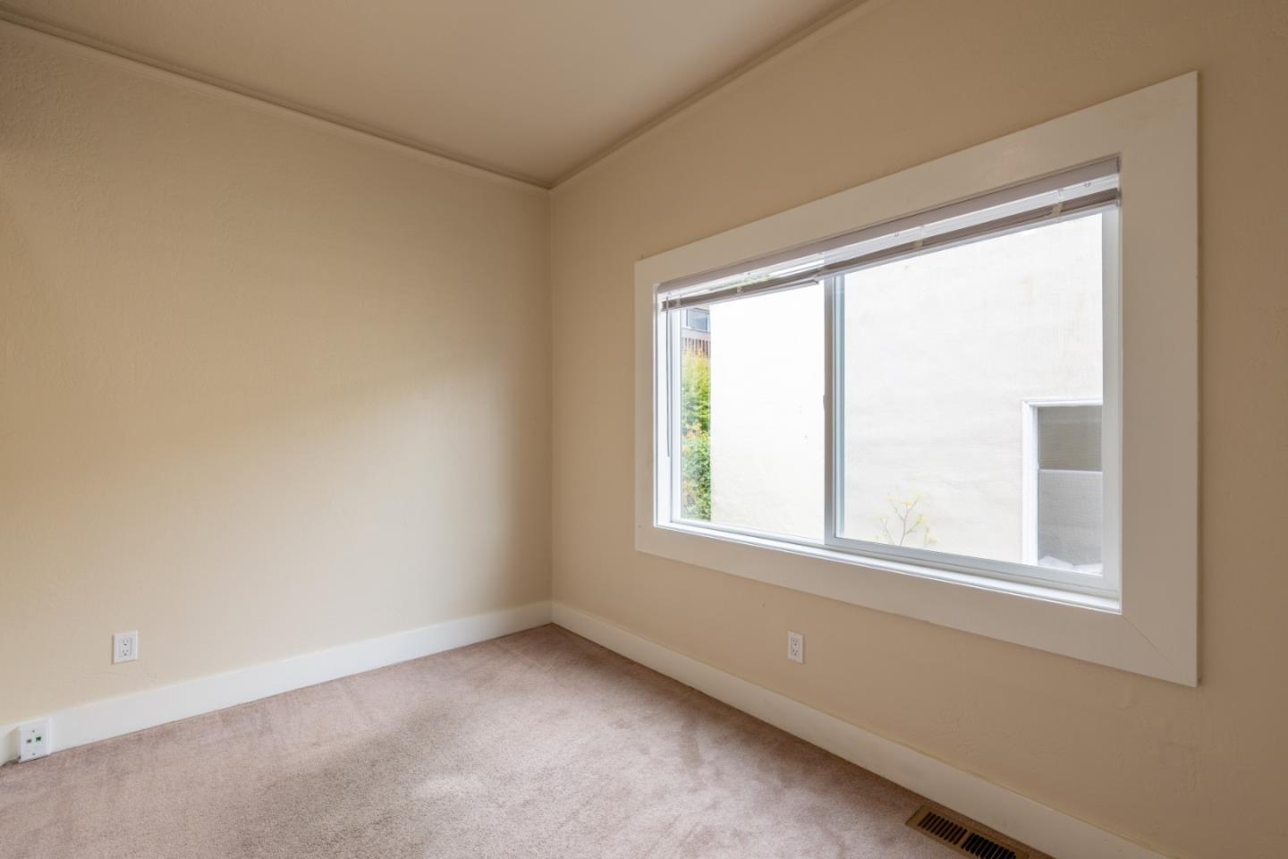 Detail Gallery Image 15 of 38 For 338 Watson St, Monterey,  CA 93940 - 5 Beds | 3/1 Baths