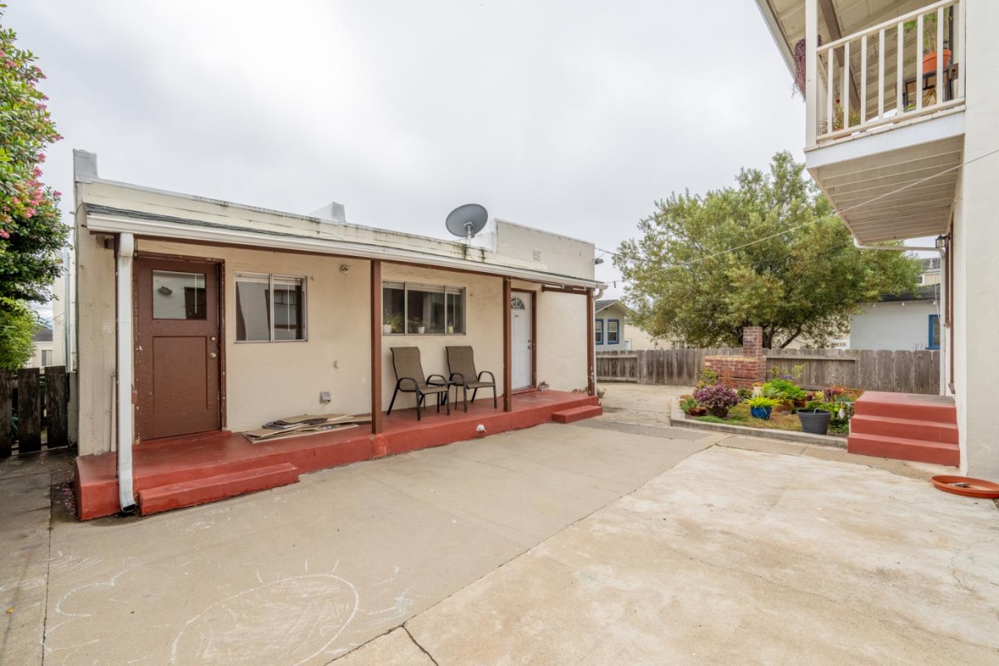 Detail Gallery Image 18 of 38 For 338 Watson St, Monterey,  CA 93940 - 5 Beds | 3/1 Baths