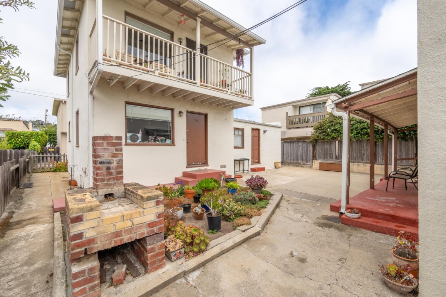 Detail Gallery Image 19 of 38 For 338 Watson St, Monterey,  CA 93940 - 5 Beds | 3/1 Baths