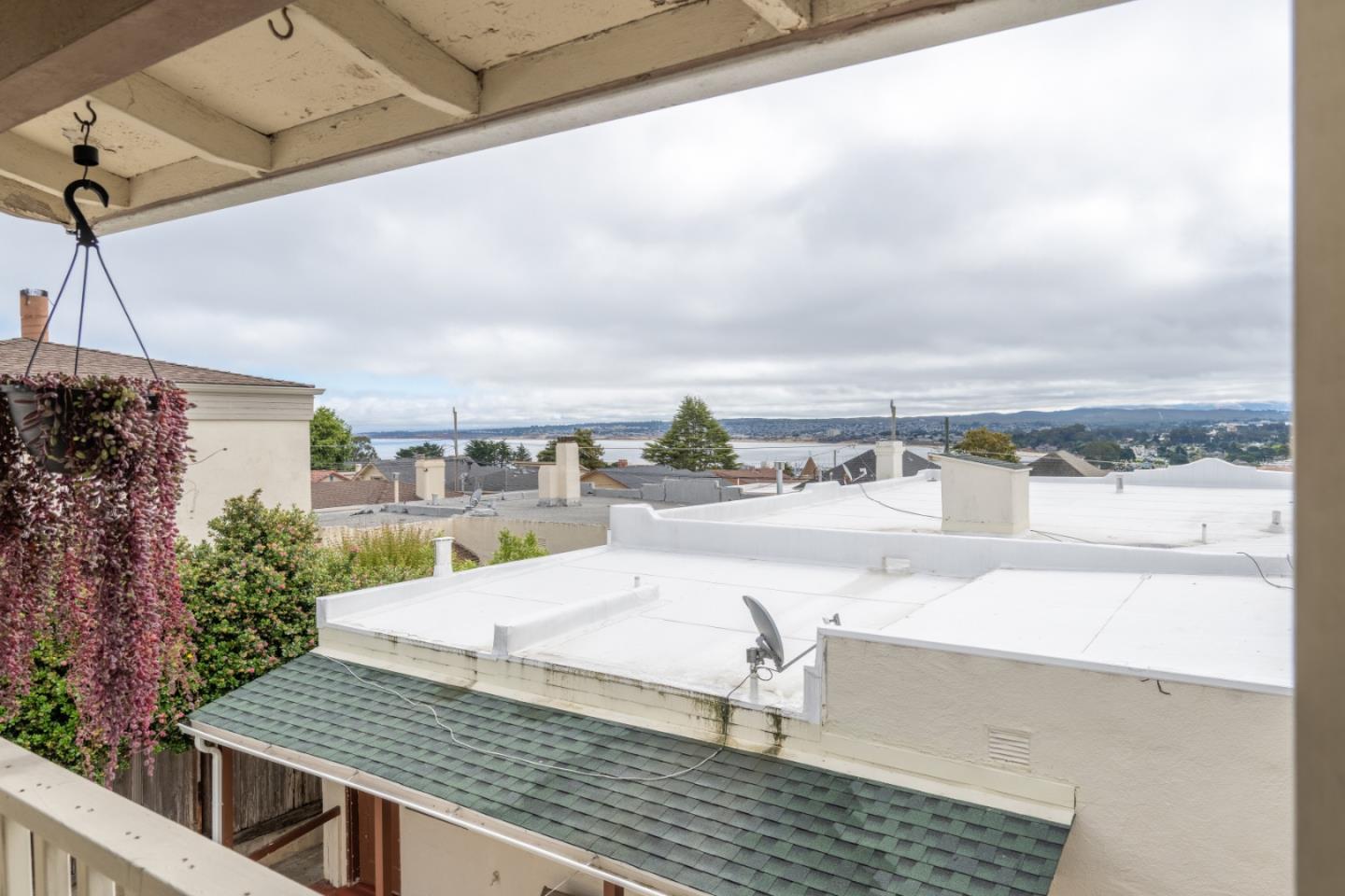 Detail Gallery Image 26 of 38 For 338 Watson St, Monterey,  CA 93940 - 5 Beds | 3/1 Baths