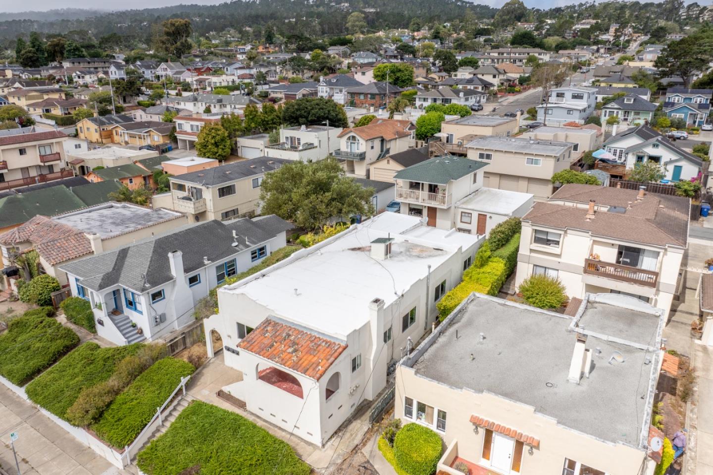 Detail Gallery Image 32 of 38 For 338 Watson St, Monterey,  CA 93940 - 5 Beds | 3/1 Baths