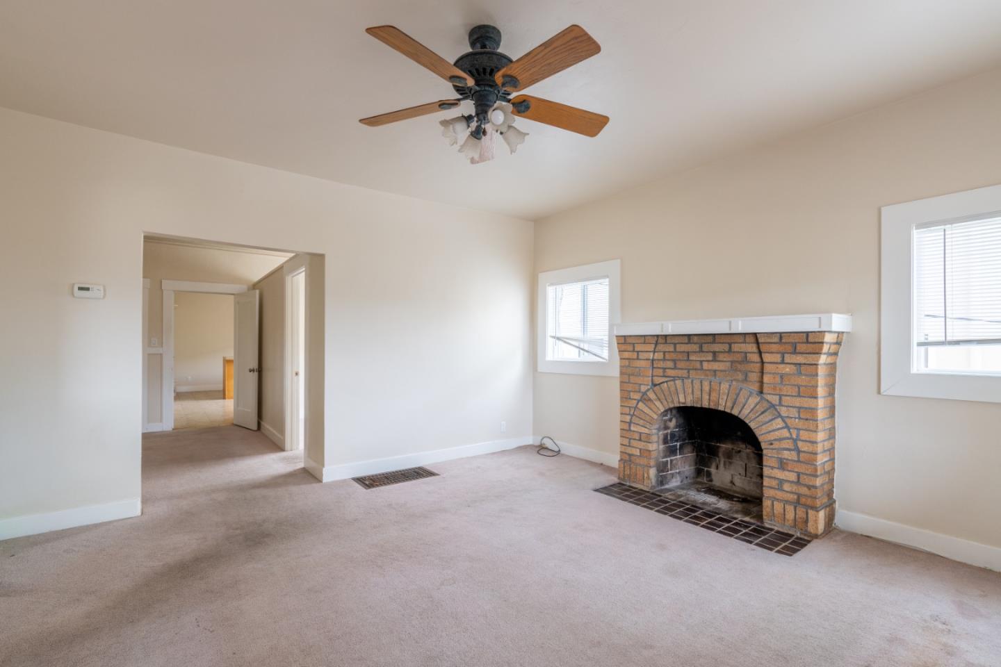 Detail Gallery Image 5 of 38 For 338 Watson St, Monterey,  CA 93940 - 5 Beds | 3/1 Baths