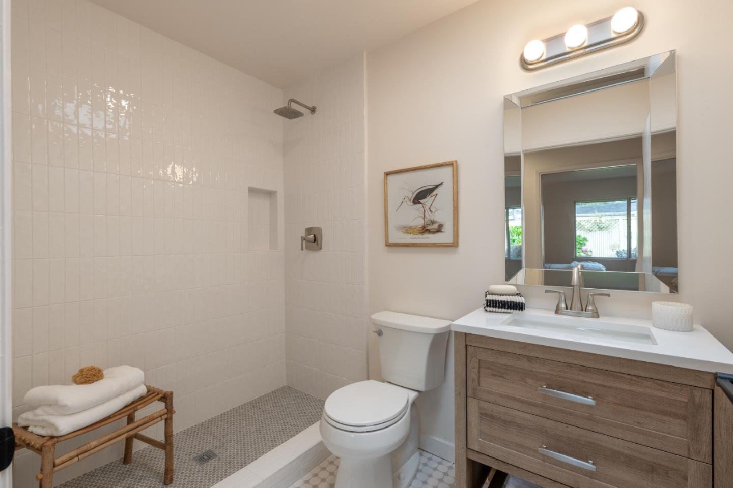 Detail Gallery Image 13 of 29 For 192 Hacienda Carmel, Carmel,  CA 93923 - 2 Beds | 2 Baths