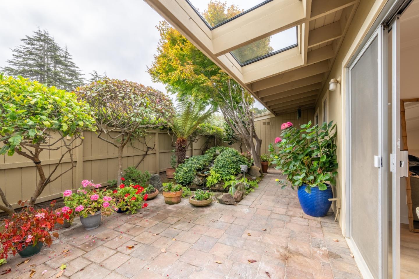 Detail Gallery Image 16 of 29 For 192 Hacienda Carmel, Carmel,  CA 93923 - 2 Beds | 2 Baths