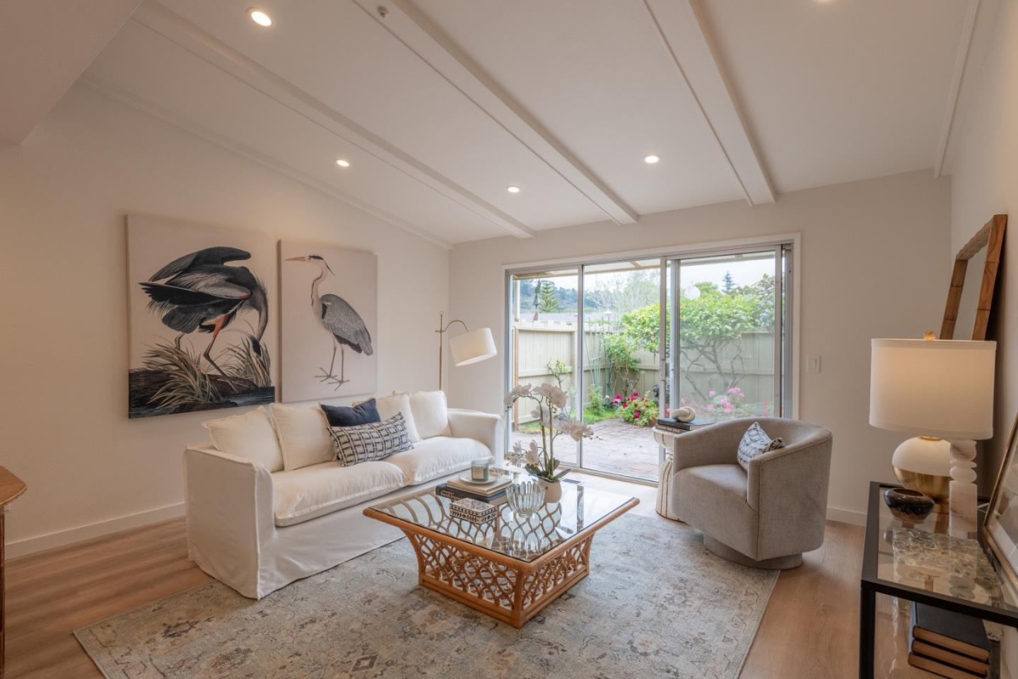 Detail Gallery Image 4 of 29 For 192 Hacienda Carmel, Carmel,  CA 93923 - 2 Beds | 2 Baths