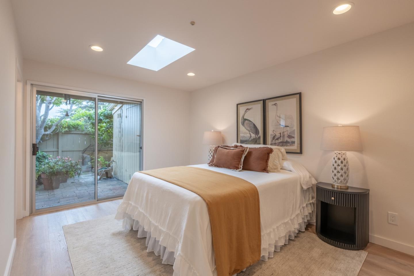 Detail Gallery Image 8 of 29 For 192 Hacienda Carmel, Carmel,  CA 93923 - 2 Beds | 2 Baths